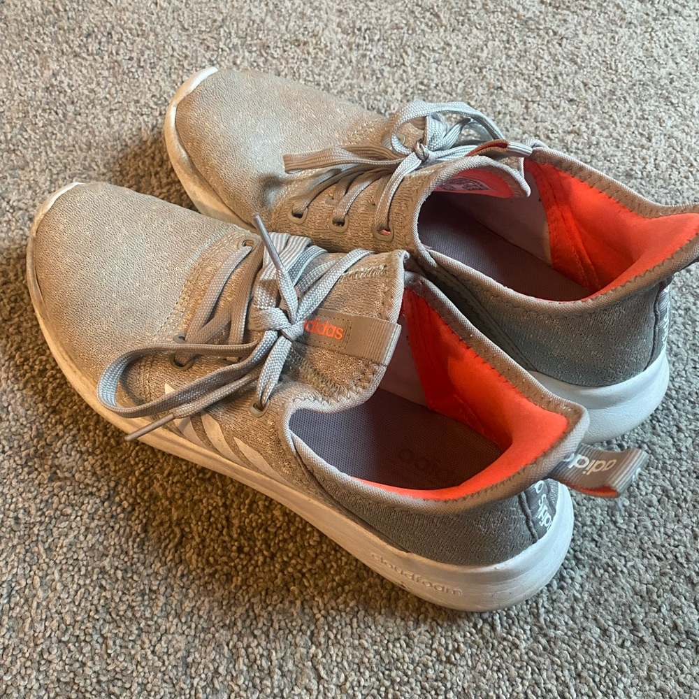 Adidas Cloud Foam Shoes. Size 8